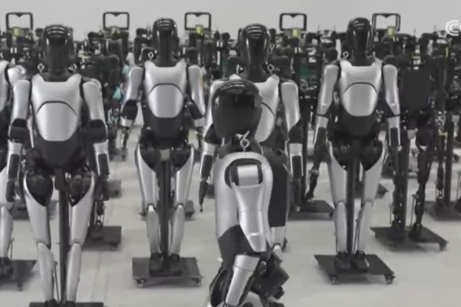 央视报道！揭秘jdb电子游戏机器人量产超级工厂